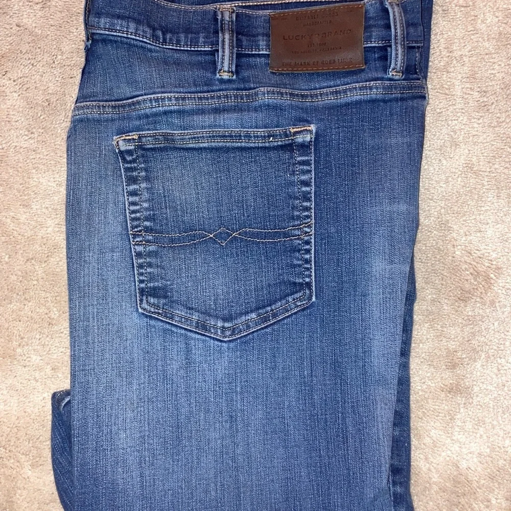 Lucky Brand Jeans - Picture 3 of 5